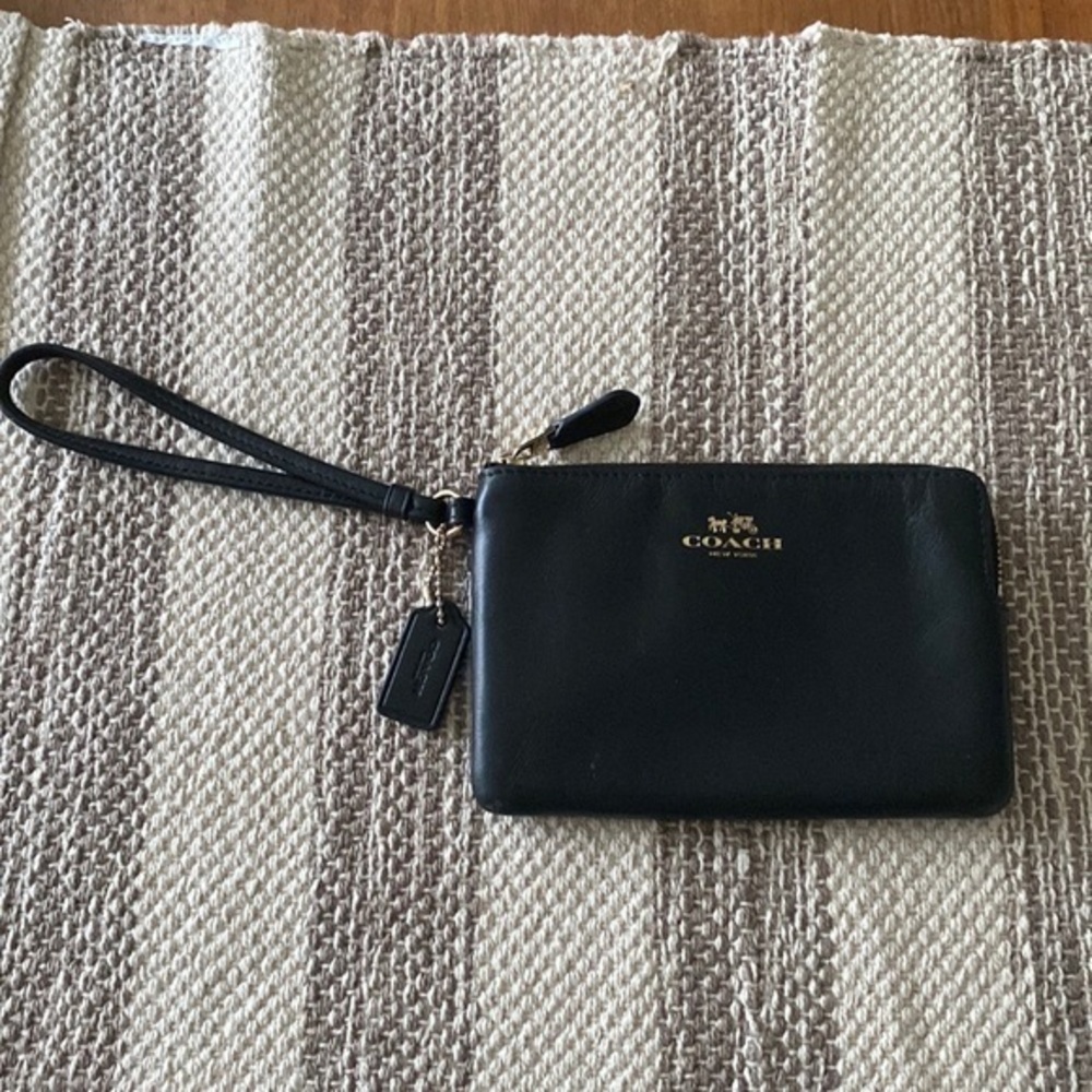 Coach leather wristlet (authentic)